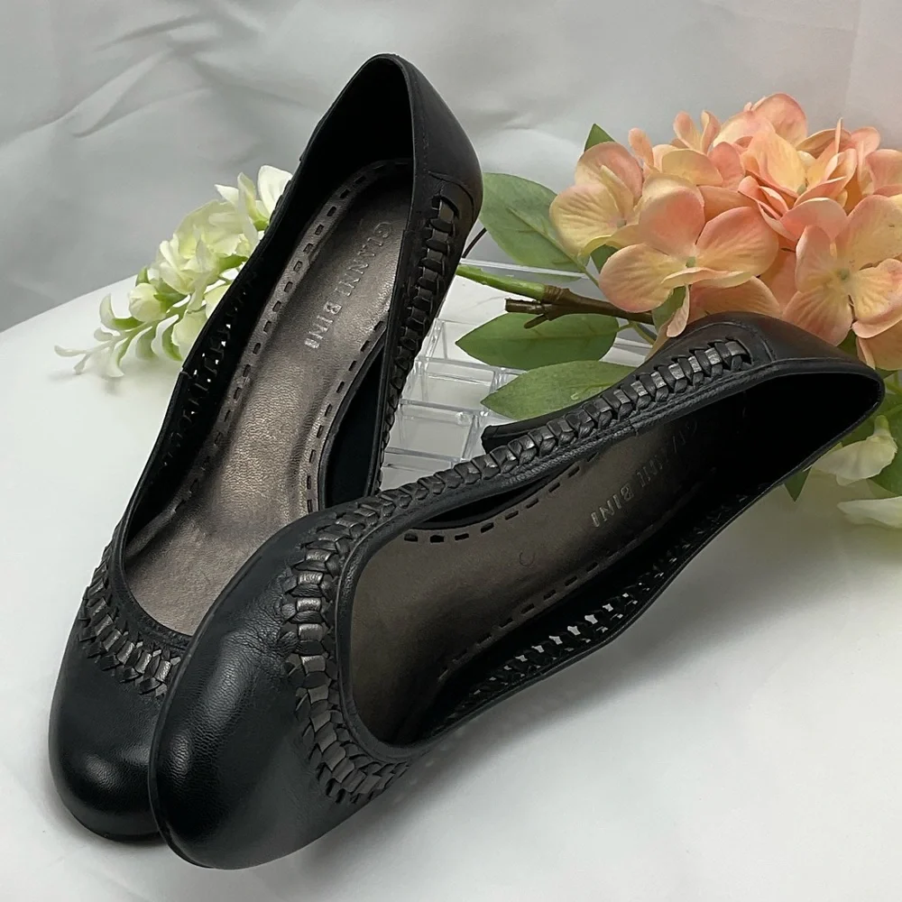 Gianni Bini Women’s 6/7 Black & Gray Leather Pump‎